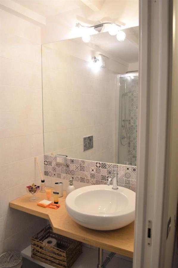Domu 600 - Suite Mini Appartamento Cagliari Centro Storico Екстериор снимка
