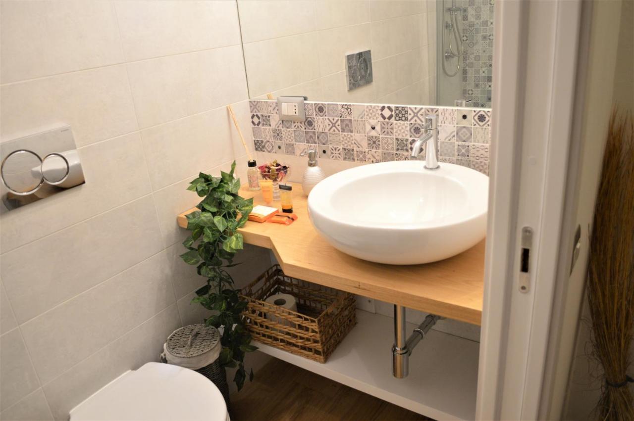 Domu 600 - Suite Mini Appartamento Cagliari Centro Storico Екстериор снимка