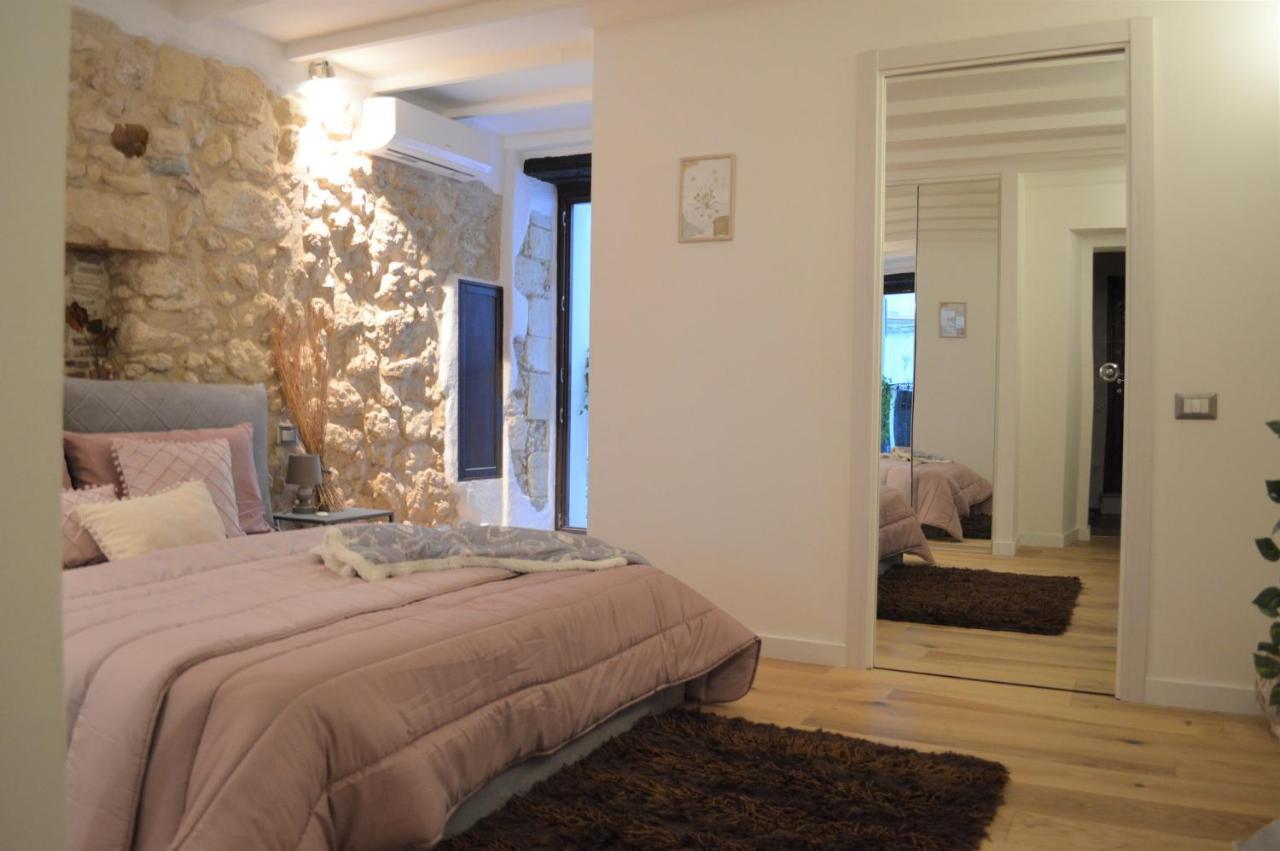 Domu 600 - Suite Mini Appartamento Cagliari Centro Storico Екстериор снимка