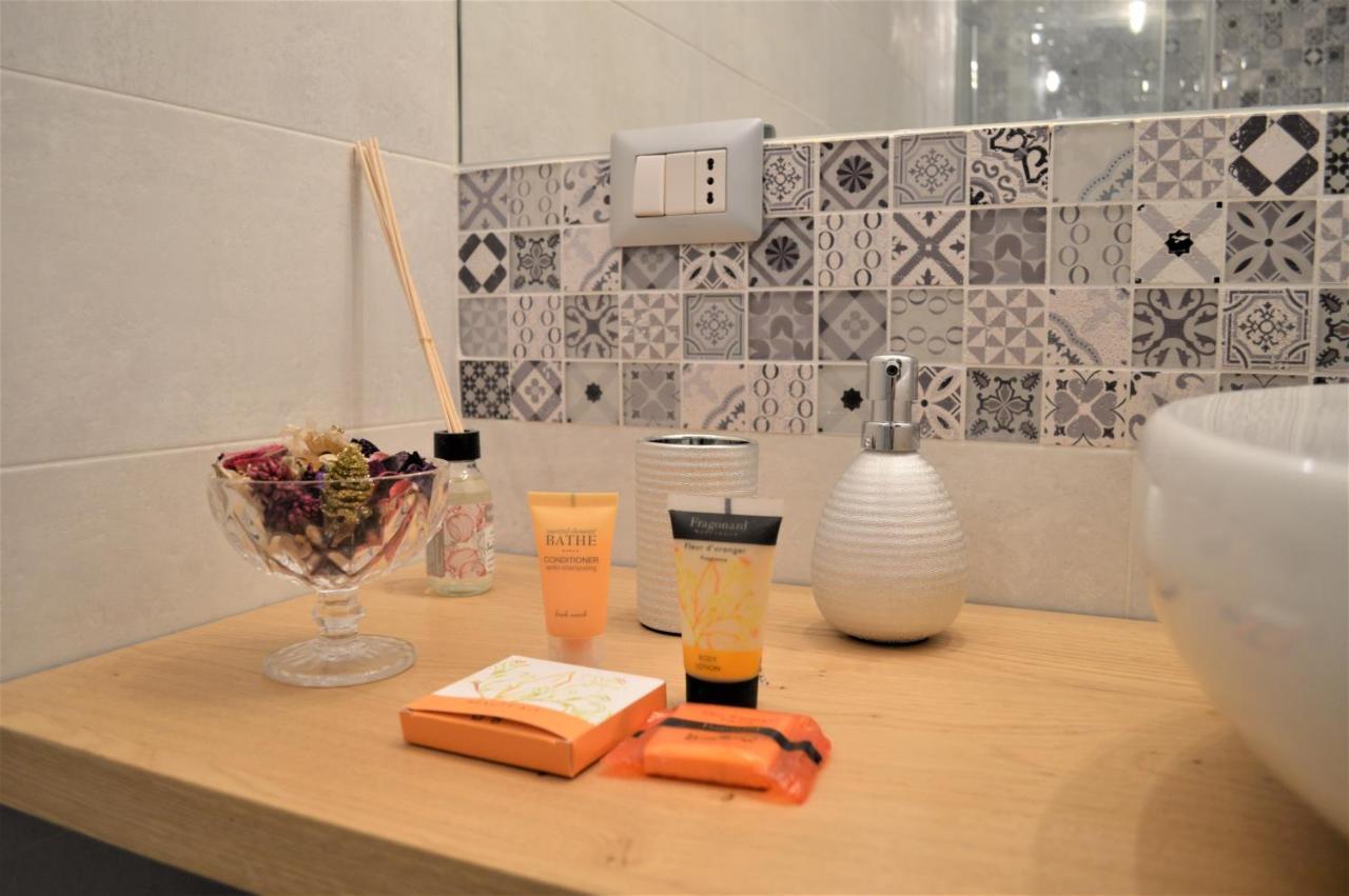 Domu 600 - Suite Mini Appartamento Cagliari Centro Storico Екстериор снимка