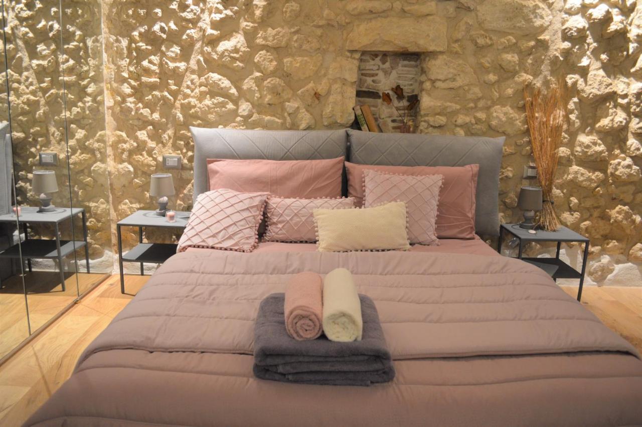 Domu 600 - Suite Mini Appartamento Cagliari Centro Storico Екстериор снимка