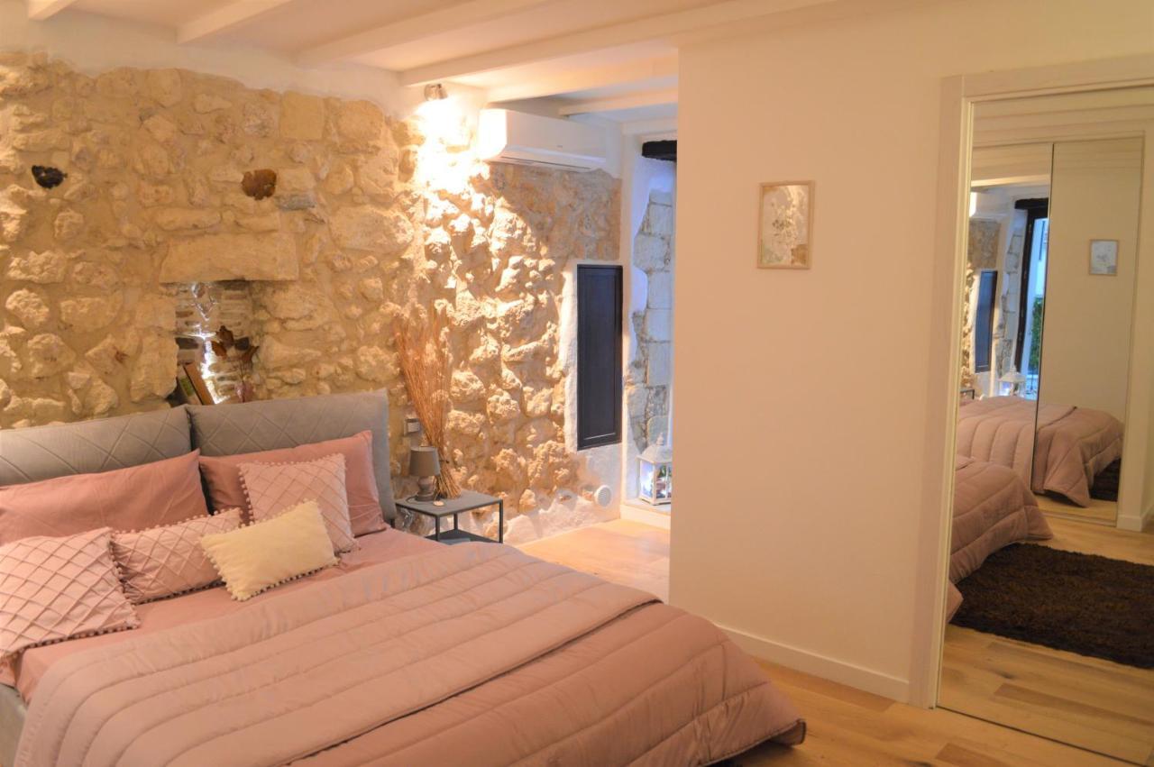 Domu 600 - Suite Mini Appartamento Cagliari Centro Storico Екстериор снимка