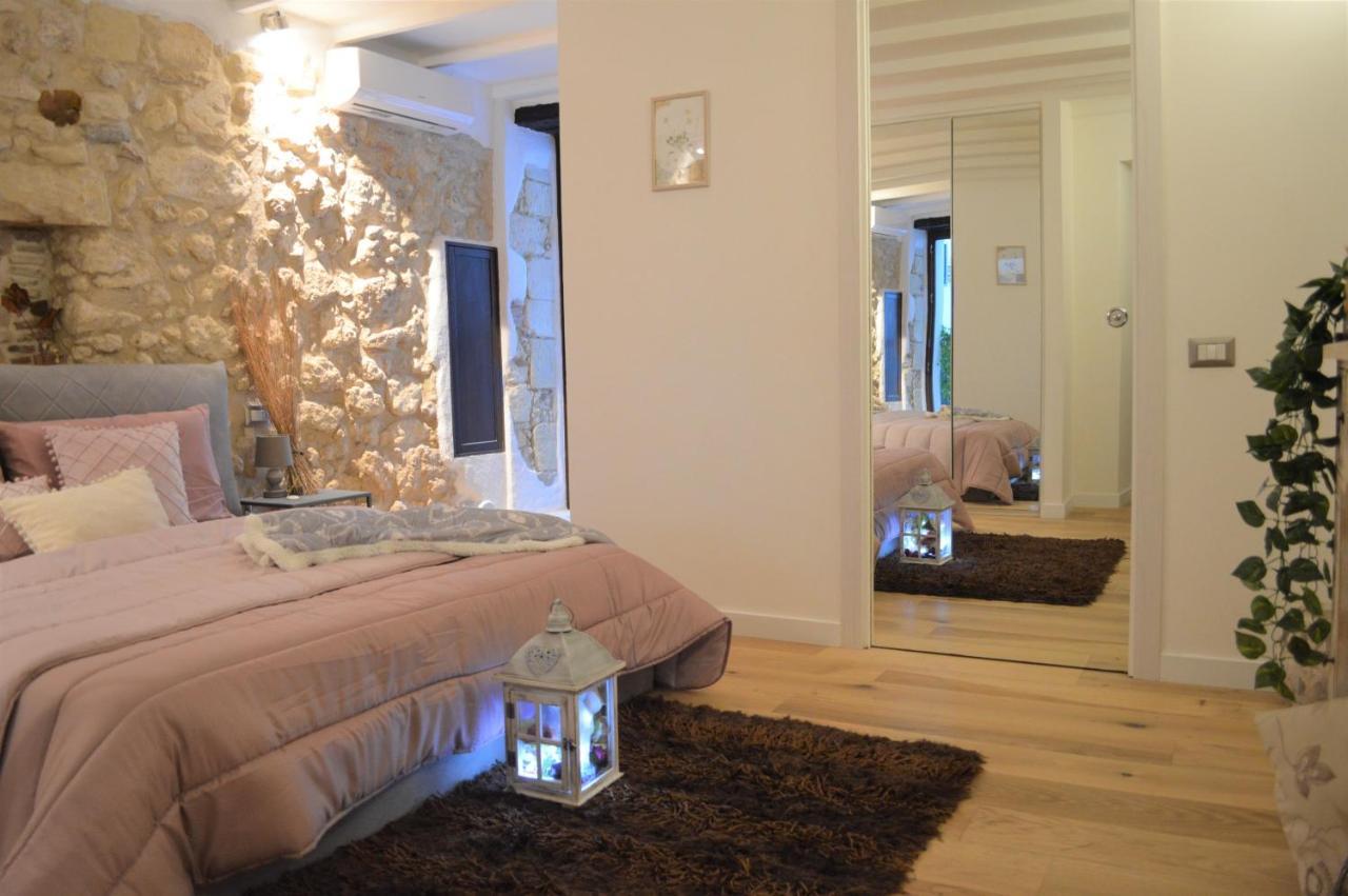 Domu 600 - Suite Mini Appartamento Cagliari Centro Storico Екстериор снимка
