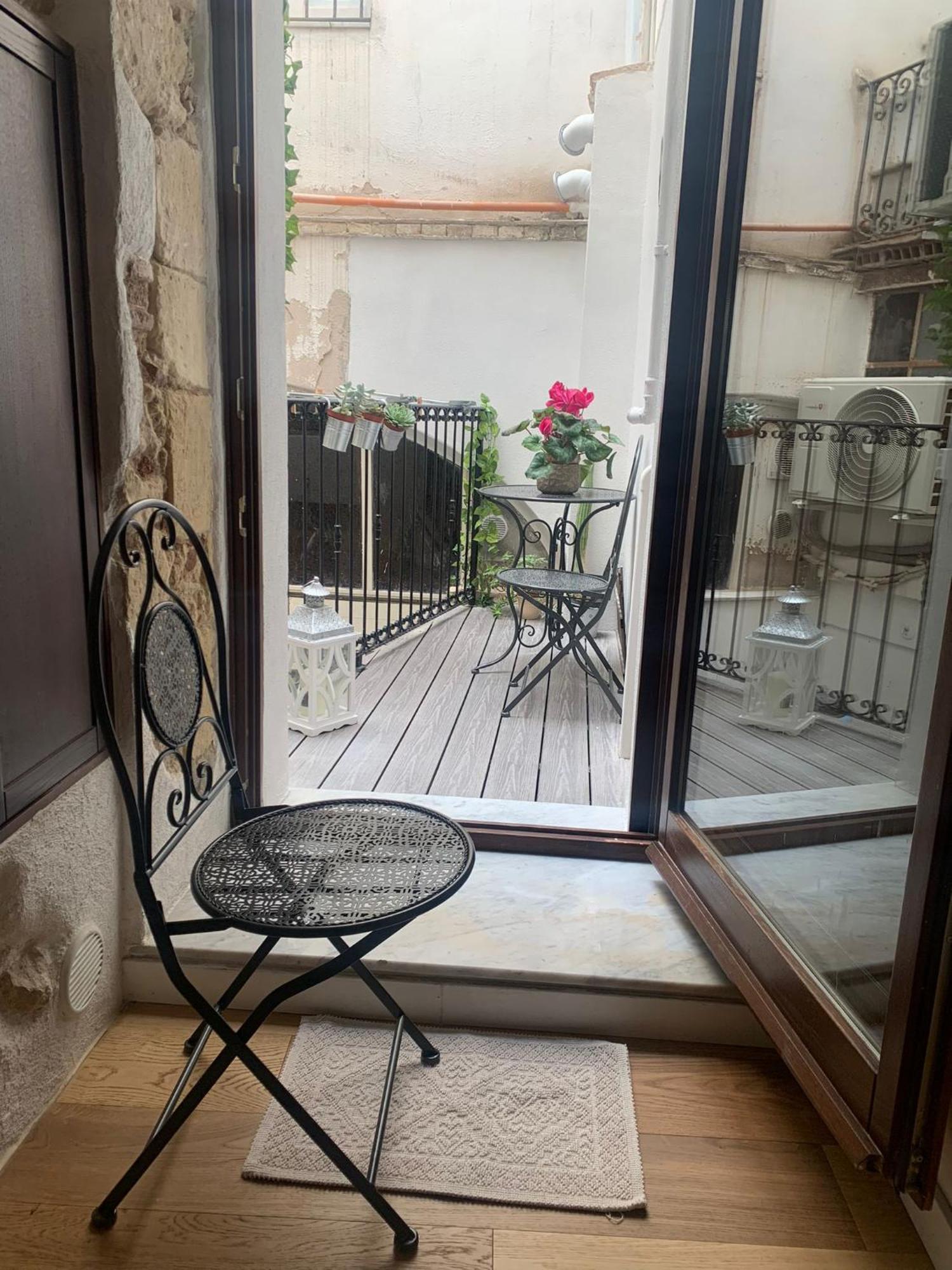 Domu 600 - Suite Mini Appartamento Cagliari Centro Storico Екстериор снимка