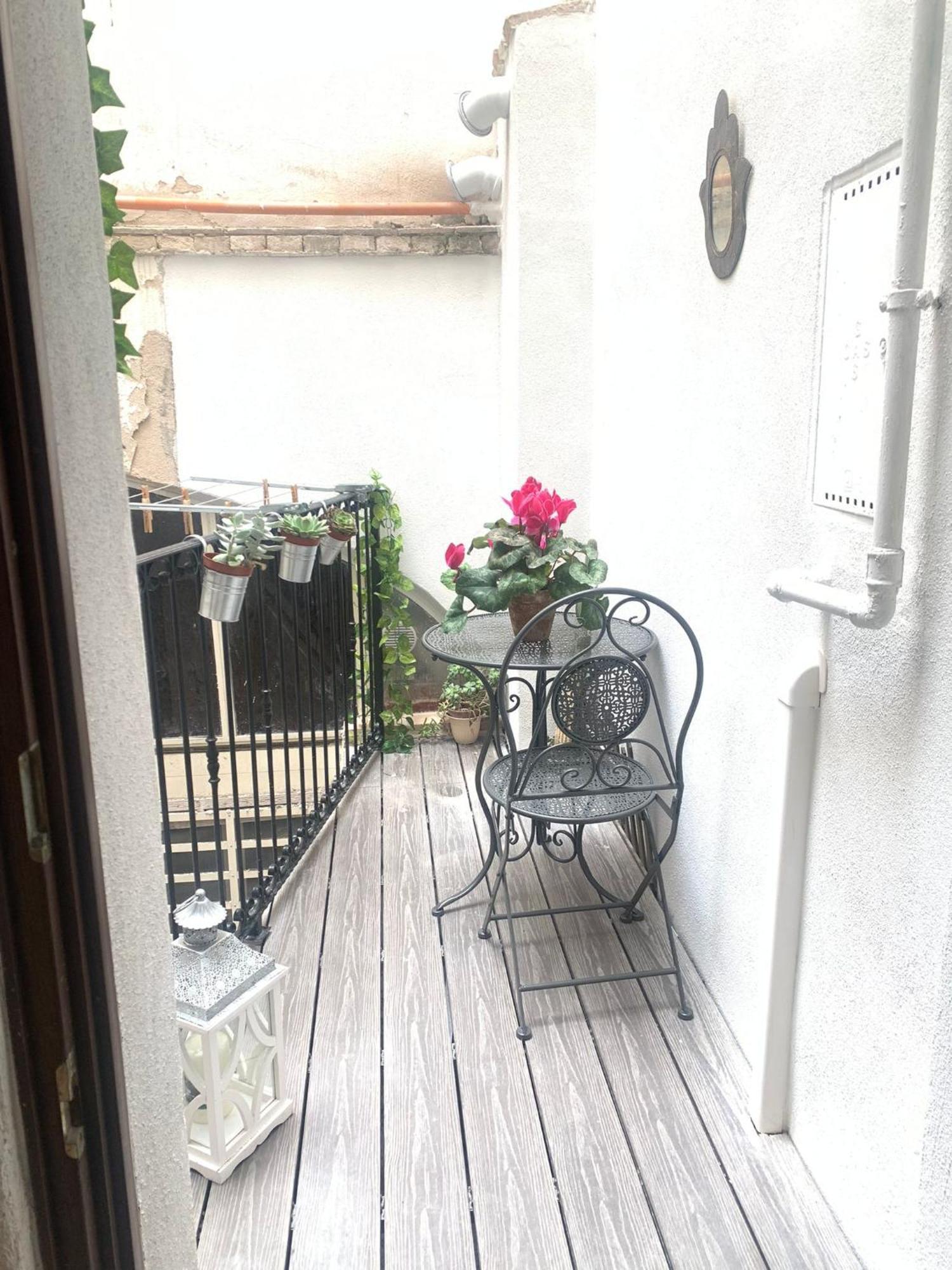 Domu 600 - Suite Mini Appartamento Cagliari Centro Storico Екстериор снимка
